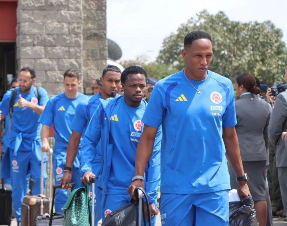 La selección de Colombia partió rumbo a EEUU en medio de críticas por un "desplante" a Gustavo Petro