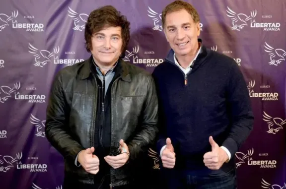 Milei impulsa a Santilli como jefe de Gabinete para relanzar al Gobierno tras la salida de Adorni