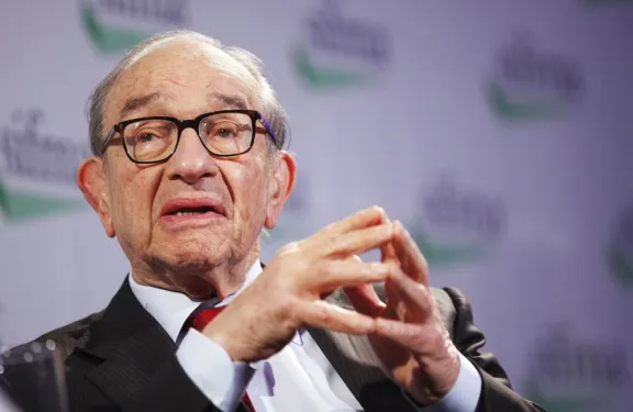 Murió Alan Greenspan: el exjefe de la Reserva Federal de EE
