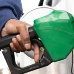 Postergan el aumento de impuestos a los combustibles hasta julio