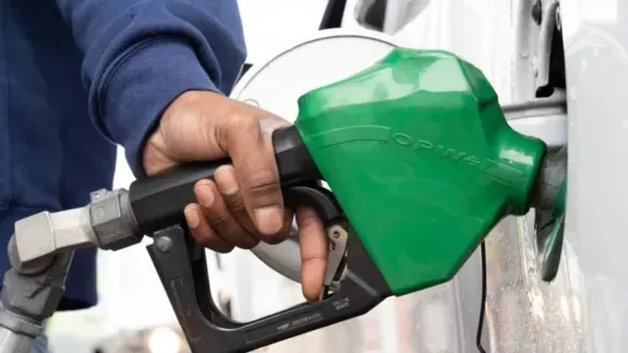 Postergan el aumento de impuestos a los combustibles hasta julio