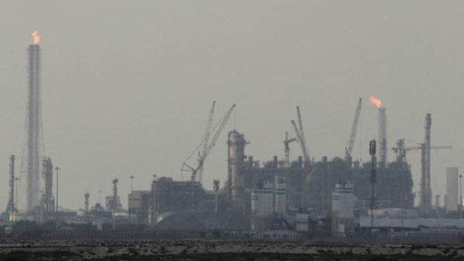 Qatar adelantó que reanudarán la producción habitual de GNL "en pocas semanas"