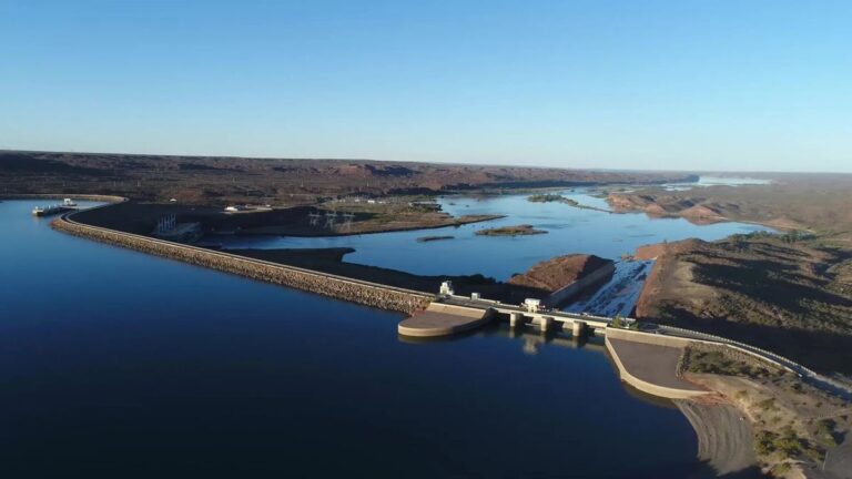 Río Negro promulgó la ley que fija un canon para el uso del agua en las hidroeléctricas del Comahue