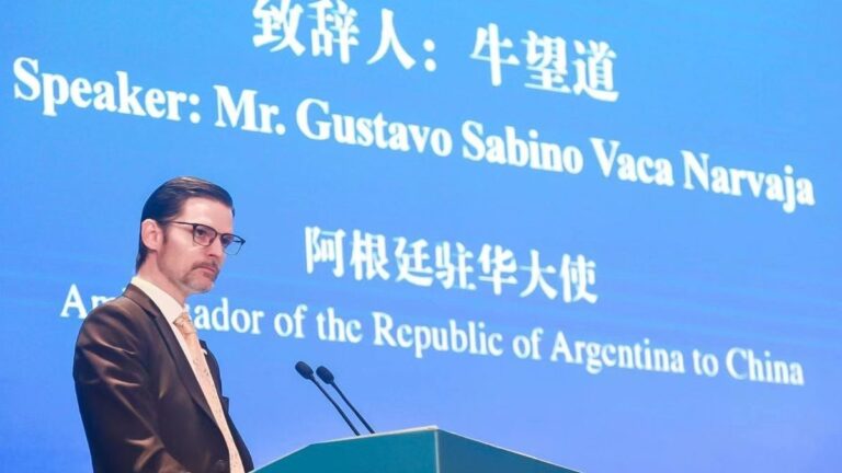 Sabino Vaca Narvaja, exembajador en China: "Está cambiando el epicentro económico y el futuro está en los BRICS"