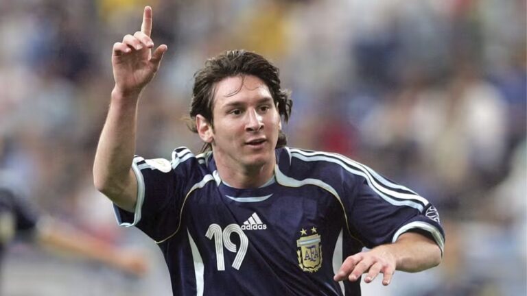 Se cumplen 20 años del debut de Lionel Messi en un Mundial: gol, asistencia y el festejo de Maradona