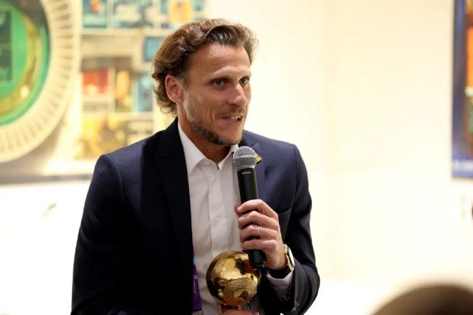 Bombazo: Diego Forlán será el nuevo entrenador de Uruguay tras la salida de Marcelo Bielsa