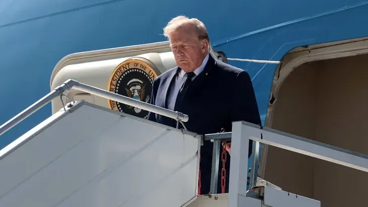 Donald Trump citó a periodistas de The New York Times tras una investigación sobre el nuevo Air Force One