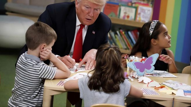 Donald Trump lanza un programa que regalará u$s1