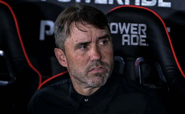 Eduardo Coudet volverá a dirigir a River desde el banco este miércoles ante Gimnasia