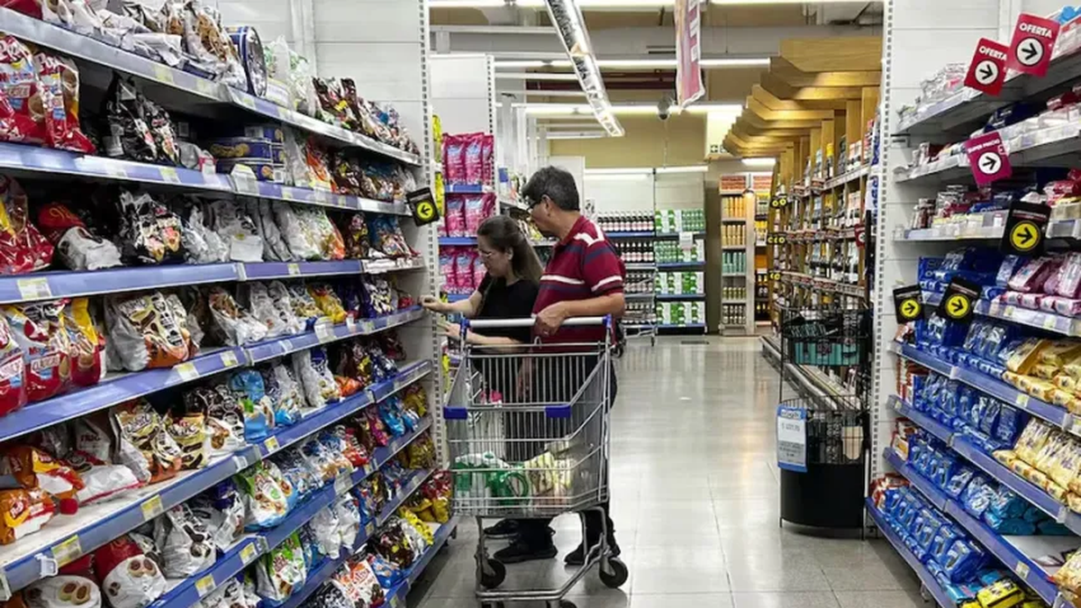 La paradoja del bolsillo: consumo en alza con salarios destruidos
