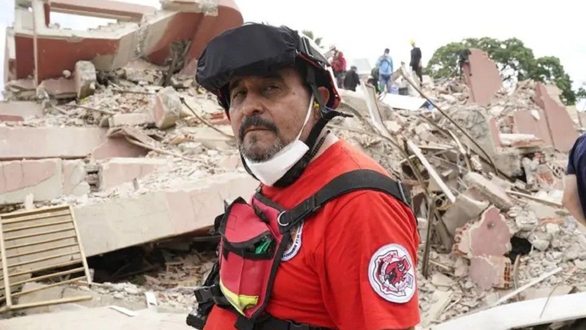 El dramático relato del rescatista que encontró a Lucas Gámez tras los terremotos en Venezuela: "Estaba abrazado a sus abuelos"