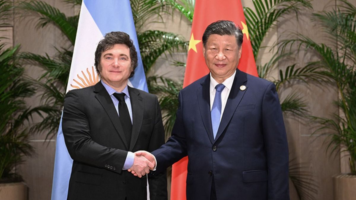 El Gobierno prepara un viaje de Luis Caputo y Karina Milei a China para profundizar las relaciones comerciales