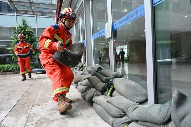 El tifón Bavi golpea Asia: cerca de dos millones de evacuados y más de 90 heridos entre China, Taiwán y Japón