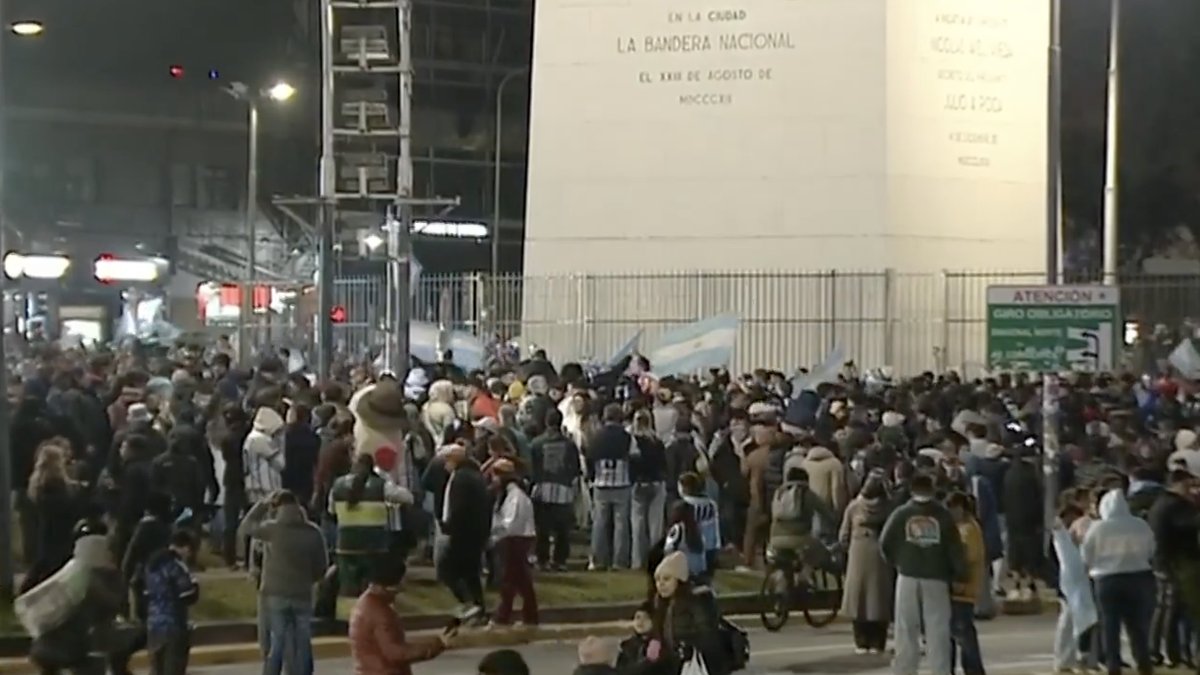 Festejos en el Obelisco tras la clasificación de Argentina a las semifinales del Mundial 2026