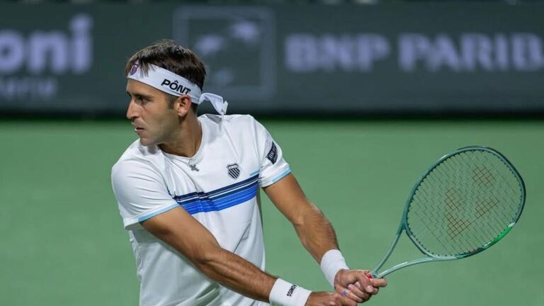 Gran jornada para los argentinos en el ATP 250 de Kitzbühel: triunfos de Etcheverry, Báez y Navone