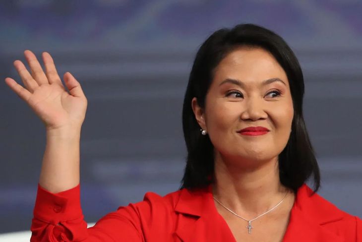Keiko Fujimori asume la Presidencia de Perú en un escenario de fuerte polarización política