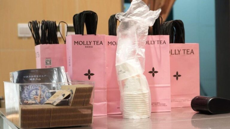 La batalla legal entre Louis Vuitton y una cadena de té china reabrió el debate sobre el uso de símbolos culturales