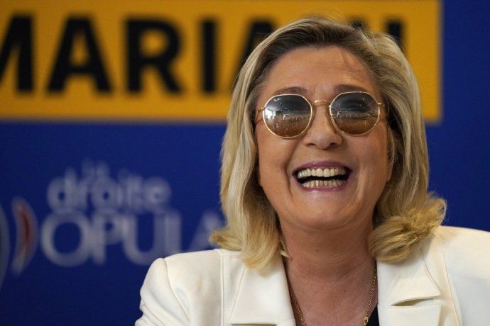 Marine Le Pen podrá ser candidata a presidenta de Francia, pero deberá usar una tobillera electrónica