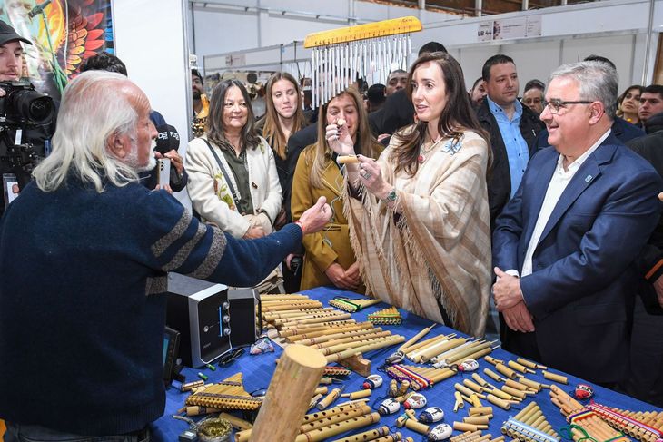 Raúl Jalil invitó a Javier Milei a la Fiesta Nacional e Internacional del Poncho en Catamarca