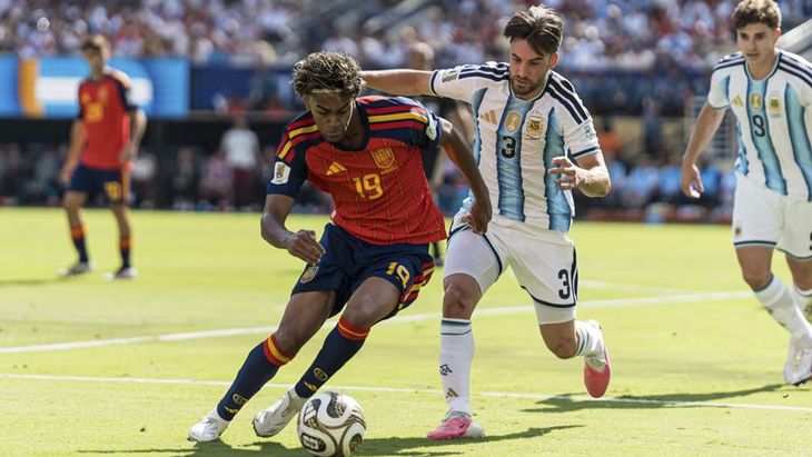 Rendirse no es opción para Nicolás Tagliafico: el jugador más veloz del Mundial que jugó la final rengueando