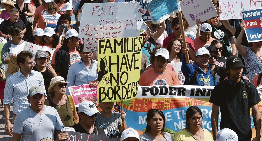 Tras revés de la Corte, ahora Donald Trump insiste con impedir ingreso de embarazadas que buscan ciudadanía para sus hijos