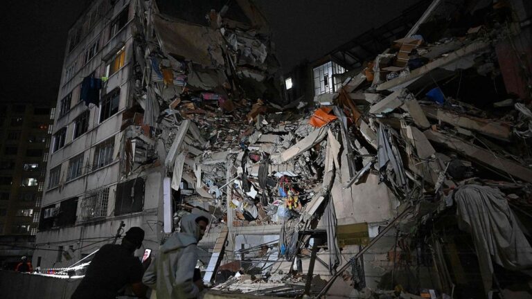 Venezuela elevó a 2.295 la cifra de muertos por los terremotos y hay más de 40