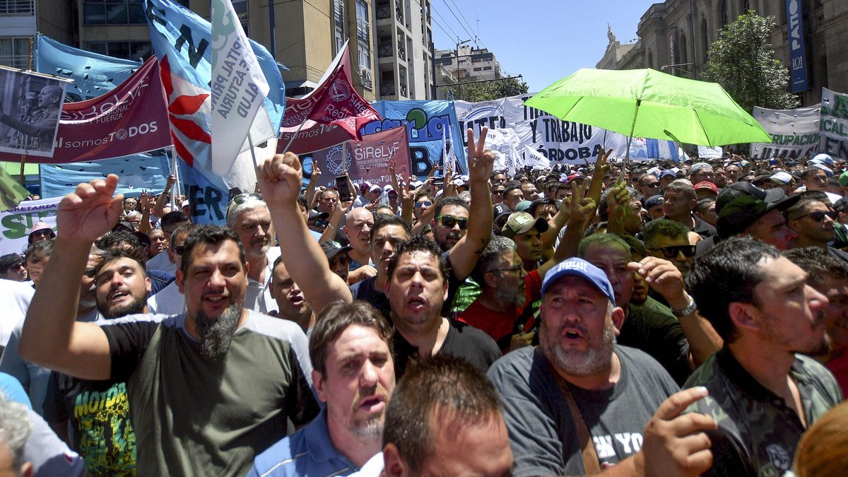 Agosto arranca con alta conflictividad social para el Gobierno con paro docente y movilizaciones