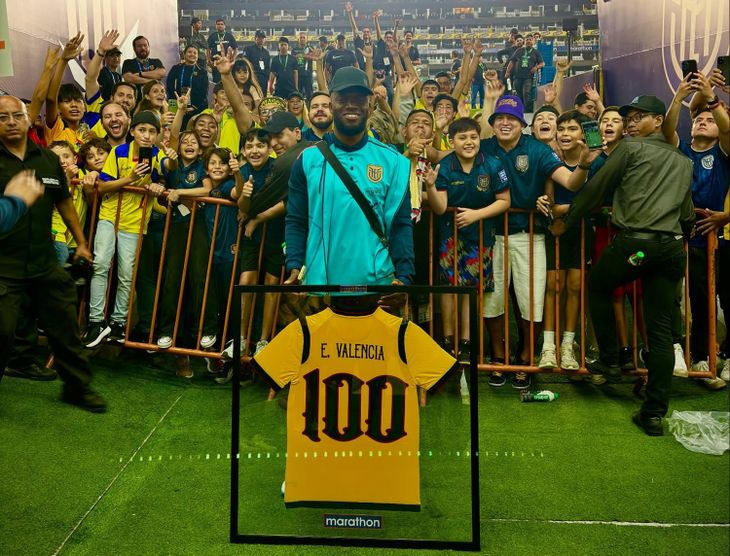 El día que Enner Valencia fingió una lesión para escapar de la policía en pleno partido