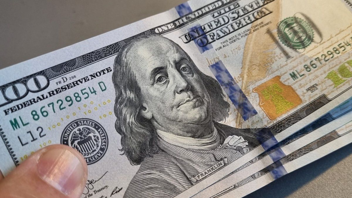 El Gobierno publicó el decreto que habilita los créditos en dólares para empresas que no generan divisas