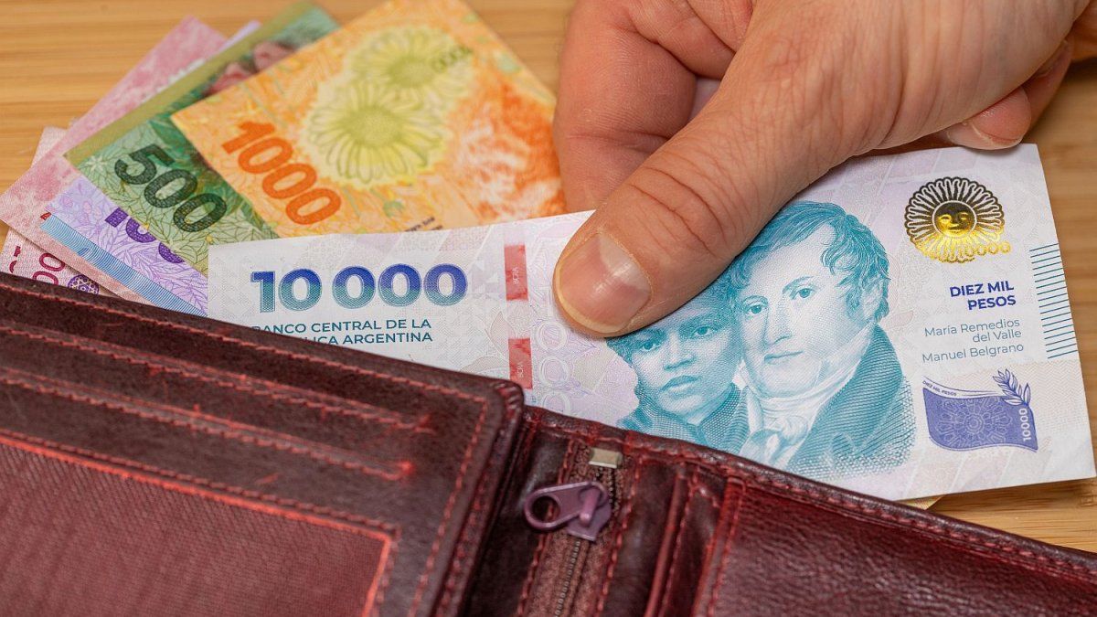 Salarios: uno a uno, cuáles son los gremios que acordaron aumentos en agosto